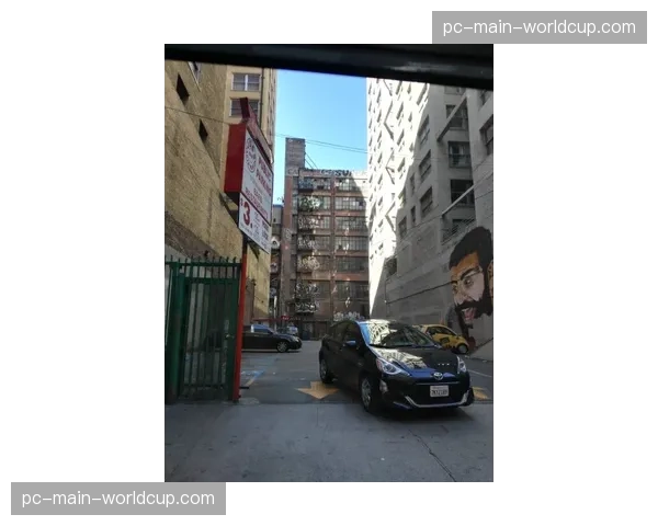 洛杉矶火花1年99万9999美元续约普拉姆，WNBA市场动态引关注